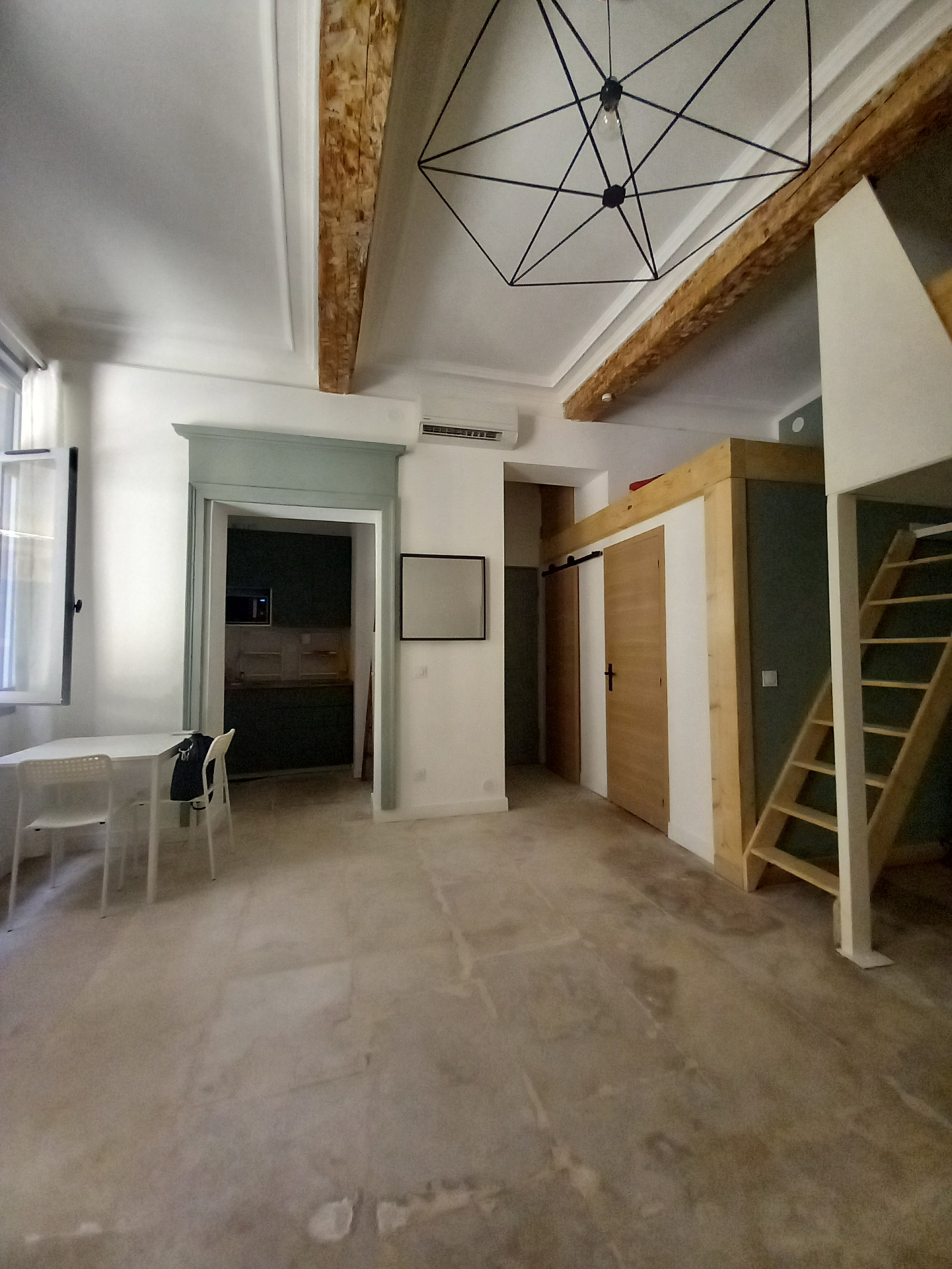 photo_69d83772afe3856cce536cfcbf2590b4