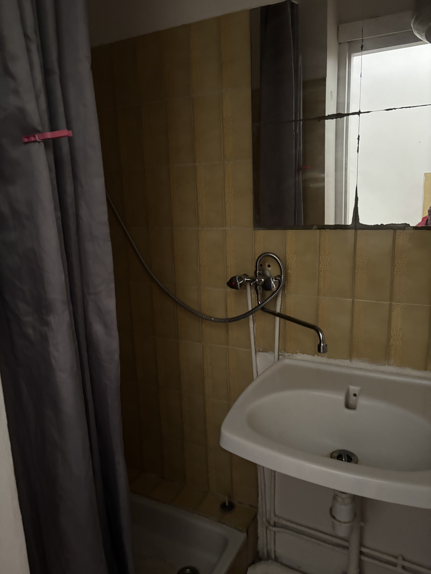 photo_69dd22f6f91550f6af68cda6a25003d0